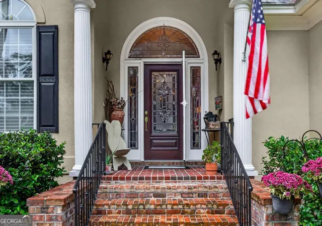 Photo 2 of Single family home for sale at 2 Parsons Ln, Savannah, GA 31411 | MLS# 10846247 | Listing updated on 2026-10-05