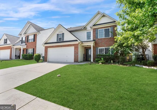 Photo 3 of Single family home for sale at 2137 Black Oak Ln, Ellenwood, GA 30294 | MLS# 10837241 | Listing updated on 2026-10-05