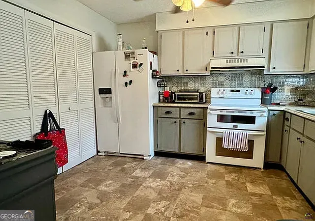 Photo 3 of Condo for sale at 124 Stonehedge Dr, Warner Robins, GA 31088 | MLS# 10847244 | Listing updated on 2026-09-16