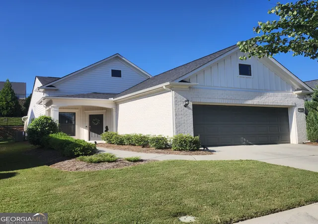 Photo 1 of Single family home for sale at 5639 Maple Blf Way, Hoschton, GA 30548 | MLS# 10836496 | Listing updated on 2026-09-14