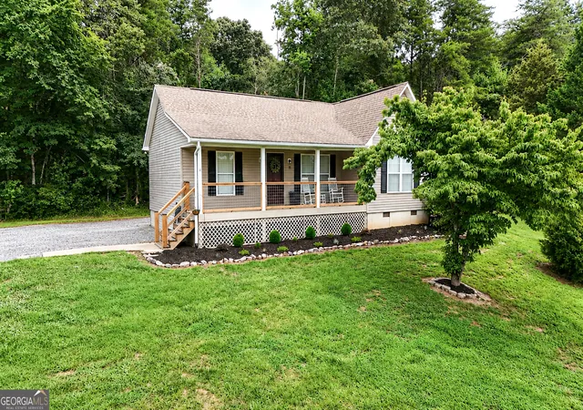 Photo 1 of Single family home for sale at 39 E Point Dr, Dahlonega, GA 30533 | MLS# 10844959 | Listing updated on 2026-09-26