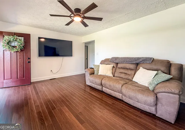 Photo 4 of Single family home for sale at 39 E Point Dr, Dahlonega, GA 30533 | MLS# 10844959 | Listing updated on 2026-09-26