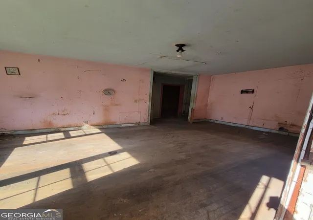 Photo 3 of Single family home for sale at 952 Walker Ave Se, Atlanta, GA 30316 | MLS# 10833822 | Listing updated on 2026-10-02