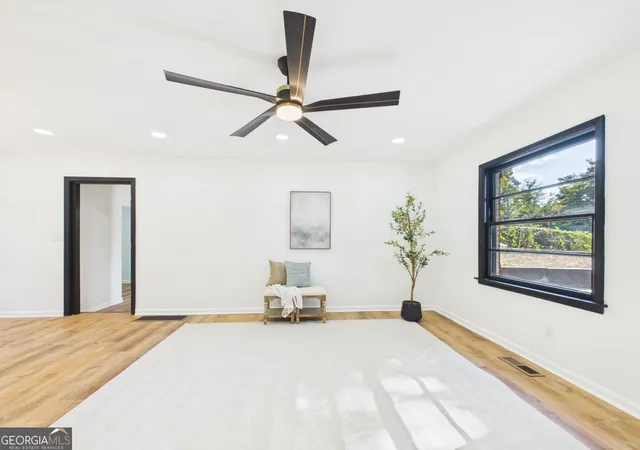 Photo 3 of Single family home for sale at 5060 Pinefield Dr, Macon, GA 31206 | MLS# 10838869 | Listing updated on 2026-09-21