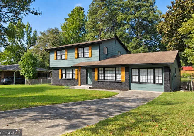 Photo 2 of Single family home for sale at 10685 Sandpiper Rd, Jonesboro, GA 30238 | MLS# 10848423 | Listing updated on 2026-10-07