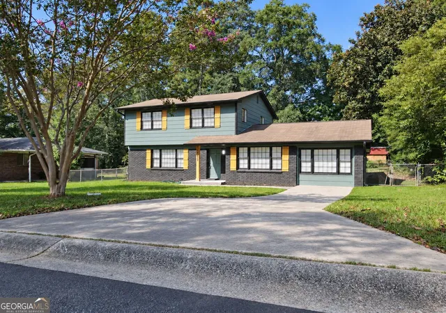 Photo 3 of Single family home for sale at 10685 Sandpiper Rd, Jonesboro, GA 30238 | MLS# 10848423 | Listing updated on 2026-10-07