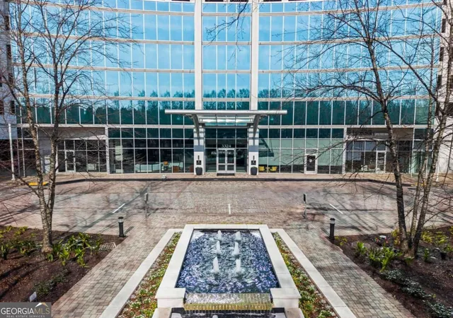 Listing Photo 2 - Condo for sale in building located at 3324 Peachtree Rd Ne, Atlanta, GA 30326 - Unit #901