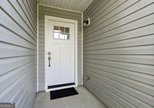 Photo 2 of Single family home for sale at 1215 Hillcrest Glenn Cir, Sugar Hill, GA 30518 | MLS# 10850213 | Listing updated on 2026-09-29