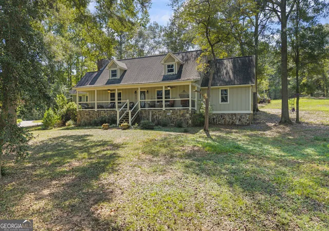 Photo 3 of Single family home for sale at 344 Riverbend Dr, Royston, GA 30662 | MLS# 10851892 | Listing updated on 2026-10-07