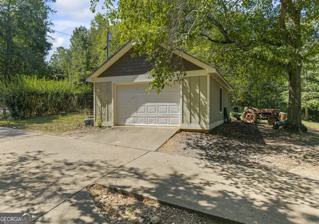 Photo 3 of Single family home for sale at 344 Riverbend Dr, Royston, GA 30662 | MLS# 10851892 | Listing updated on 2026-10-07