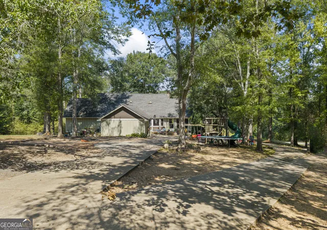 Photo 4 of Single family home for sale at 344 Riverbend Dr, Royston, GA 30662 | MLS# 10851892 | Listing updated on 2026-10-07
