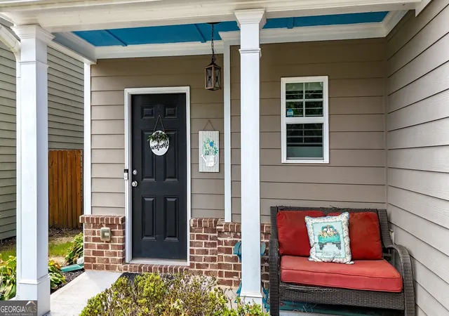Photo 4 of Single family home for sale at 304 Stoney Holw Rd, Canton, GA 30114 | MLS# 10840992 | Listing updated on 2026-10-03