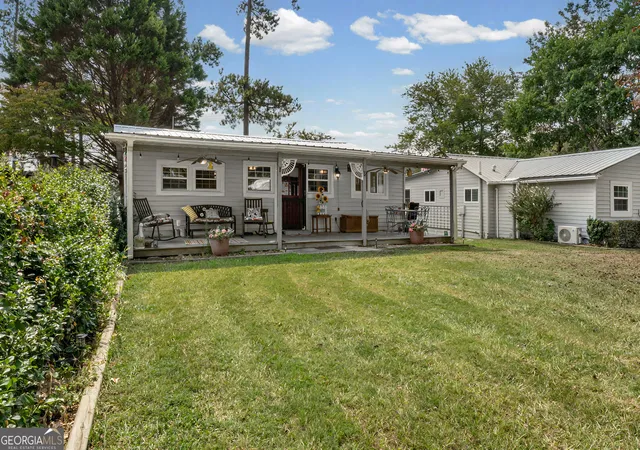 Photo 3 of Single family home for sale at 922 Clearwater Rd, Sharpsburg, GA 30277 | MLS# 10849332 | Listing updated on 2026-10-07