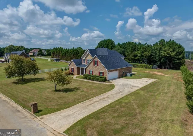 Photo 4 of Single family home for sale at 249 Hedgewood Dr, Hampton, GA 30228 | MLS# 10841816 | Listing updated on 2026-09-20