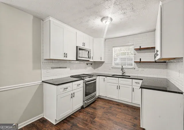 Photo 4 of Single family home for sale at 310 Parkview Pl Dr, Mcdonough, GA 30253 | MLS# 10853616 | Listing updated on 2026-10-09