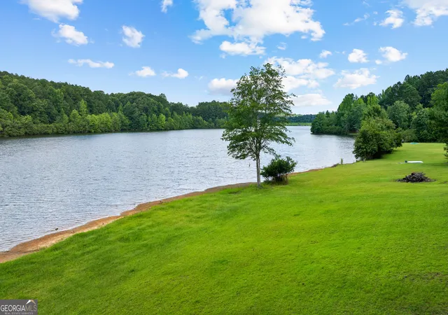 Photo 2 of Single family home for sale at 280 Waters Edge Ln, Newnan, GA 30263 | MLS# 10807679 | Listing updated on 2026-09-28