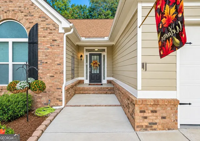 Photo 3 of Single family home for sale at 833 Caleb Dr, Winder, GA 30680 | MLS# 10847248 | Listing updated on 2026-10-07