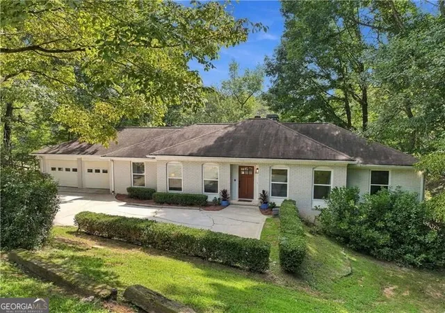 Photo 2 of Single family home for sale at 688 Harbor Cvs, Gainesville, GA 30501 | MLS# 10850735 | Listing updated on 2026-10-08