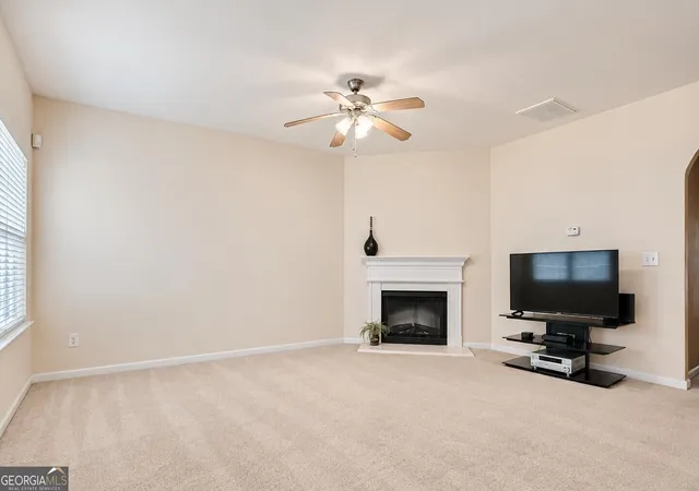 Photo 4 of Single family home for sale at 5167 Upper Elm St, Atlanta, GA 30349 | MLS# 10872744 | Listing updated on 2026-10-28