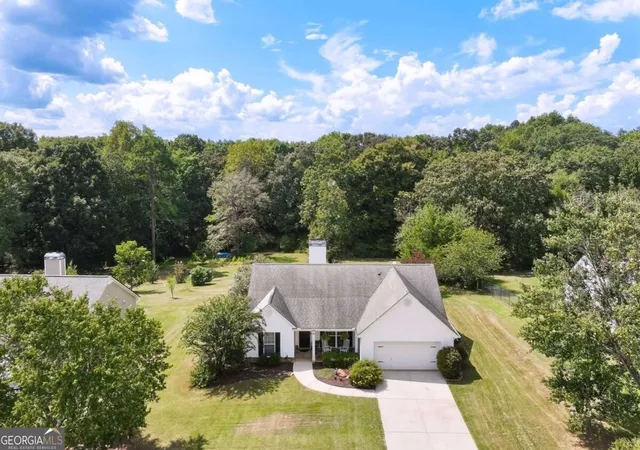 Photo 2 of Single family home for sale at 323 Tallassee Ln, Statham, GA 30666 | MLS# 10848660 | Listing updated on 2026-10-02