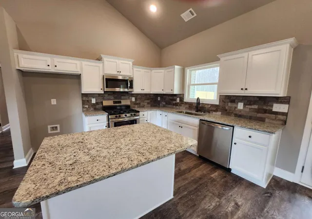 Photo 4 of Single family home for sale at 2205 Shady Grv Rd, Carrollton, GA 30116 | MLS# 10788796 | Listing updated on 2026-09-04