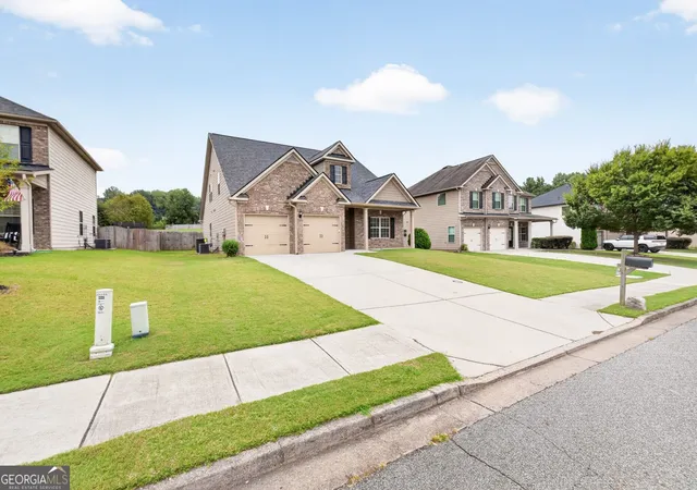 Photo 3 of Single family home for sale at 5045 Bucknell Tr, Cumming, GA 30028 | MLS# 10848307 | Listing updated on 2026-09-17