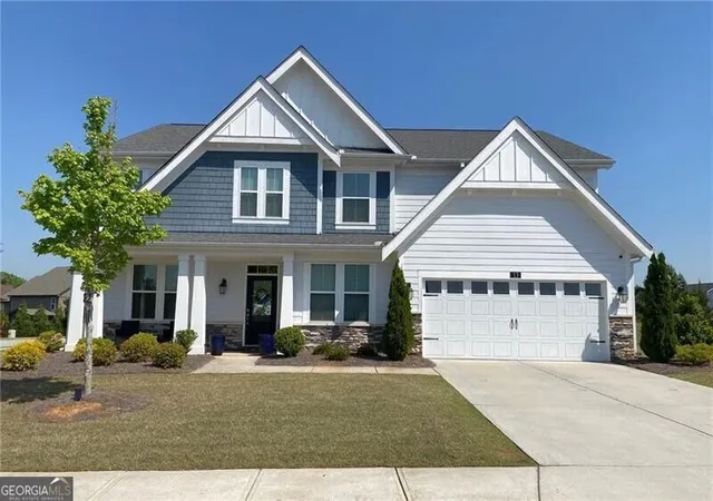 Photo 1 of Single family home for sale at 13 Candlewood Ln, Hoschton, GA 30548 | MLS# 10848088 | Listing updated on 2026-10-04