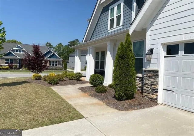 Photo 3 of Single family home for sale at 13 Candlewood Ln, Hoschton, GA 30548 | MLS# 10848088 | Listing updated on 2026-10-04
