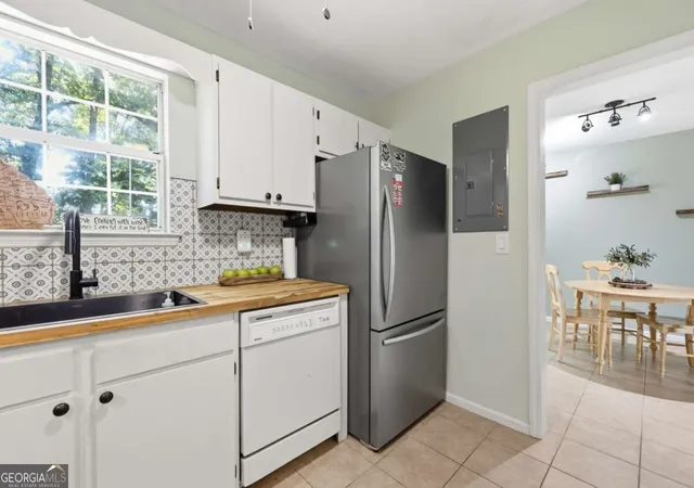 Photo 4 of Townhouse for sale at 1556 Cedar Blf Trl, Marietta, GA 30062 | MLS# 10843448 | Listing updated on 2026-09-10