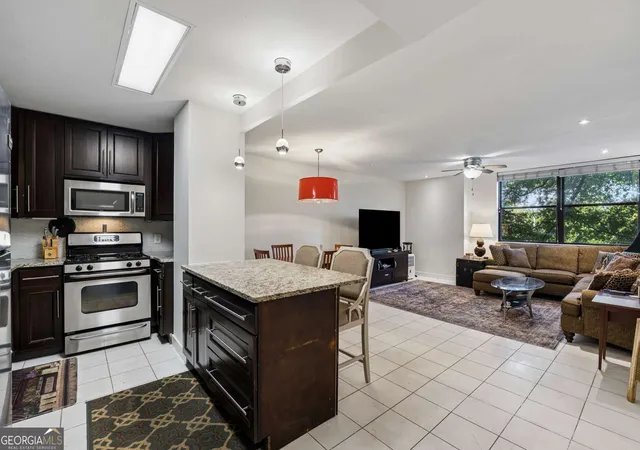 Listing Photo 1 - Condo for sale in building located at 2965 Pharr Ct S Nw, Atlanta, GA 30305 - Unit #APT 219