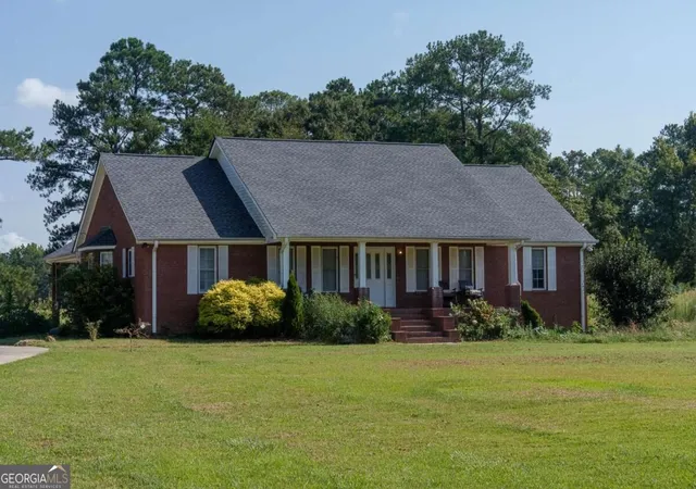 Photo 1 of Single family home for sale at 3000 Highway 81 W, Hampton, GA 30228 | MLS# 10840475 | Listing updated on 2026-09-26