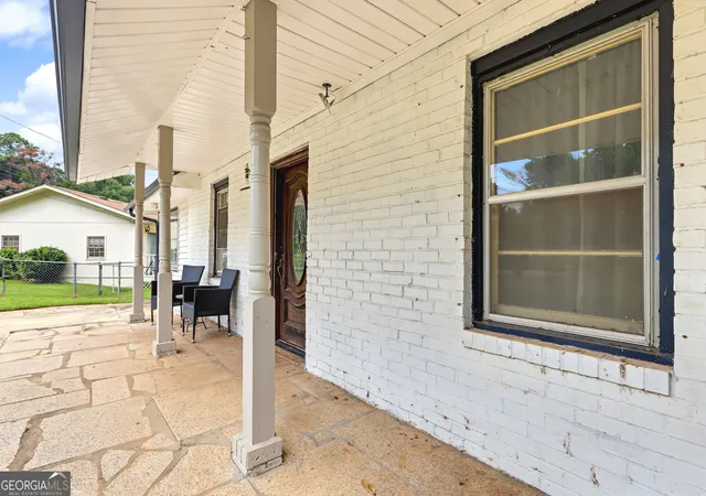 Photo 3 of Single family home for sale at 307 Elizabeth Ln, Griffin, GA 30223 | MLS# 10851639 | Listing updated on 2026-10-08