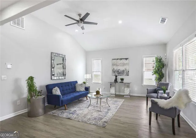 Photo 2 of Single family home for sale at 652 Hugh St SW, Atlanta, GA 30310 | MLS# 10870719 | Listing updated on 2026-10-30