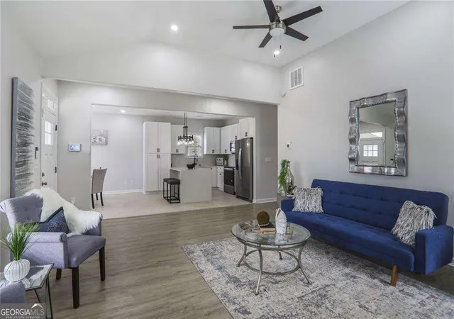 Photo 3 of Single family home for sale at 652 Hugh St SW, Atlanta, GA 30310 | MLS# 10870719 | Listing updated on 2026-10-30