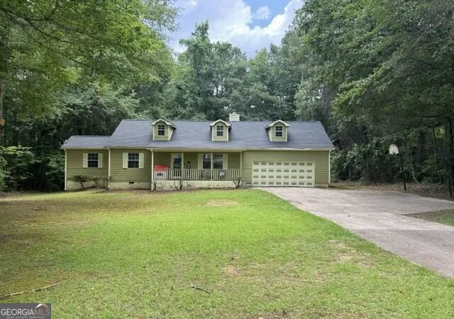 Photo 2 of Single family home for sale at 253 Ruth Dr, Newnan, GA 30265 | MLS# 10839889 | Listing updated on 2026-10-07
