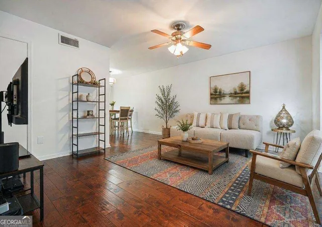 Listing Photo 4 - Condo for sale in building located at 136 Peachtree Memorial Dr Nw, Atlanta, GA 30309 - Unit #PA8