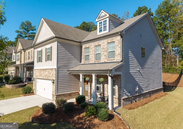 Photo 3 of Single family home for sale at 1826 Holman Forest Dr, Hoschton, GA 30548 | MLS# 10874704 | Listing updated on 2026-10-28