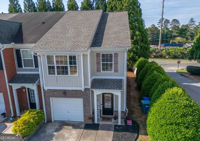 Photo 3 of Townhouse for sale at 4 Madaline Ln, Dawsonville, GA 30534 | MLS# 10835501 | Listing updated on 2026-09-11
