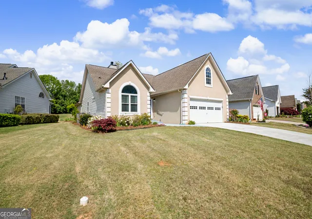 Photo 1 of Single family home for sale at 255 Fairway Ct, Newnan, GA 30265 | MLS# 10761203 | Listing updated on 2026-10-06
