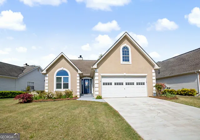 Photo 2 of Single family home for sale at 255 Fairway Ct, Newnan, GA 30265 | MLS# 10761203 | Listing updated on 2026-10-06