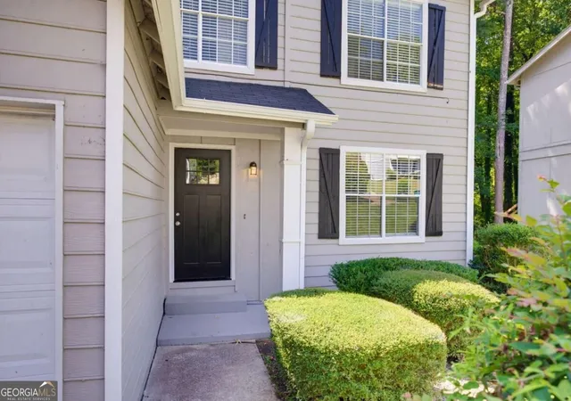 Photo 3 of Single family home for sale at 5570 Downs Way, Lithonia, GA 30058 | MLS# 10845152 | Listing updated on 2026-09-24