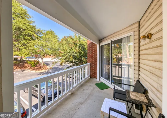 Listing Photo 5 - Condo for sale in building located at 1474 Kys Xing Dr NE, Brookhaven, GA 30319