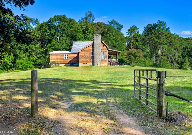 Photo 1 of Single family home for sale at 7588 Mount Olivet Rd, Hartwell, GA 30643 | MLS# 10880210 | Listing updated on 2026-10-28