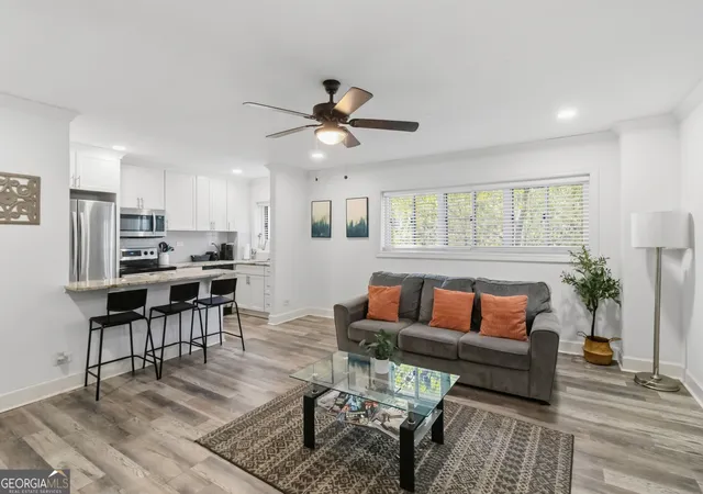 Photo 3 of Condo for sale at 300 Peachtree St Ne #2N, Atlanta, GA 30308 | MLS# 10845140 | Listing updated on 2026-10-05