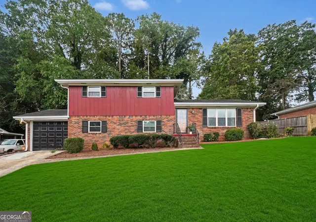 Photo 2 of Single family home for sale at 2959 Edna Ln, Decatur, GA 30032 | MLS# 10852584 | Listing updated on 2026-10-07