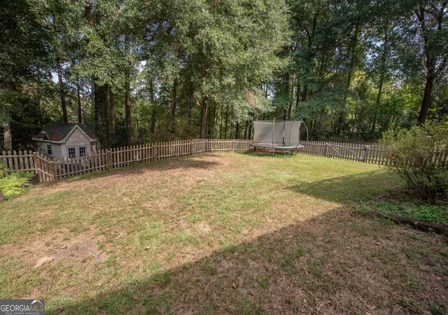 Photo 4 of Single family home for sale at 110 Holly Dr, Warner Robins, GA 31088 | MLS# 10807928 | Listing updated on 2026-09-21