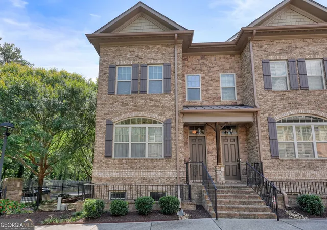 Townhouse for sale at 900 Telfair Close, Sandy Springs, GA 30350 | MLS# 10838358