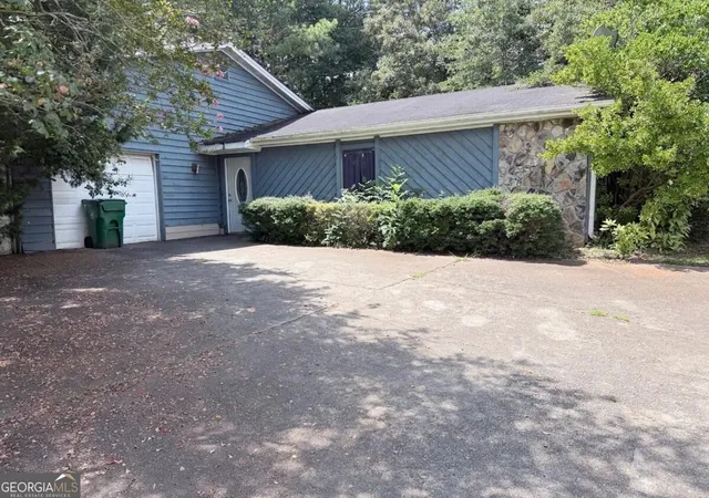 Photo 1 of Sale Pending at 1839 Quailwood Dr, Stone Mountain, GA 30088 | MLS# 10844097 | Listing updated on 2026-09-17
