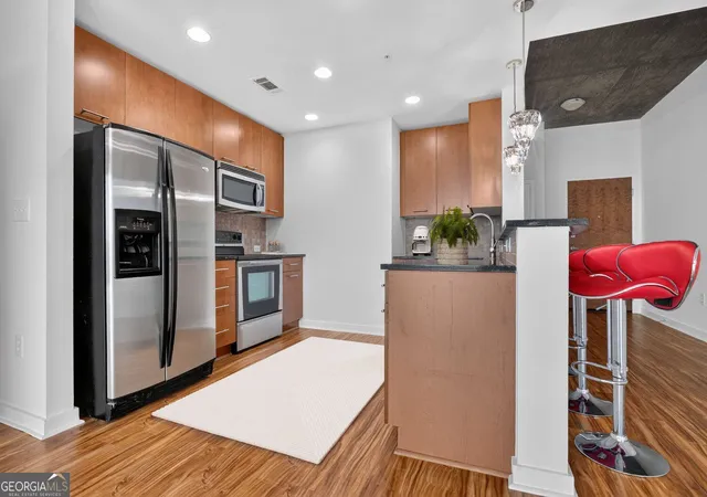 Photo 2 of Condo for sale at 3300 Windy Ridge Pkwy SE #913, Atlanta, GA 30339 | MLS# 10851693 | Listing updated on 2026-10-07