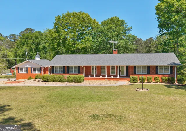 Photo 1 of Single family home for sale at 723 Goza Rd, Fayetteville, GA 30215 | MLS# 10841843 | Listing updated on 2026-09-08